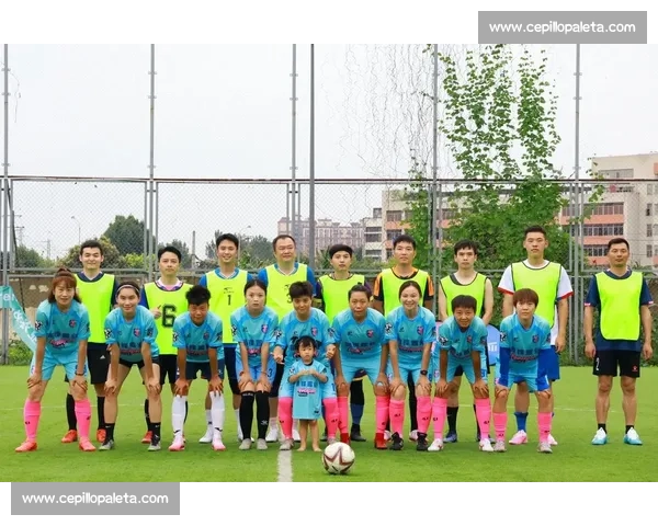 在欢呼与心跳之间感受绿茵激情的一次难忘足球比赛现场观赛故事记